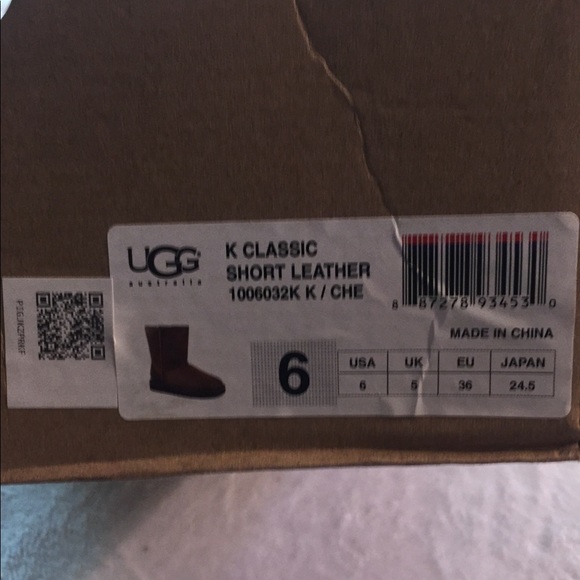 ✨UGG AUSTRALIA Classic Short Leather - Picture 6 of 6